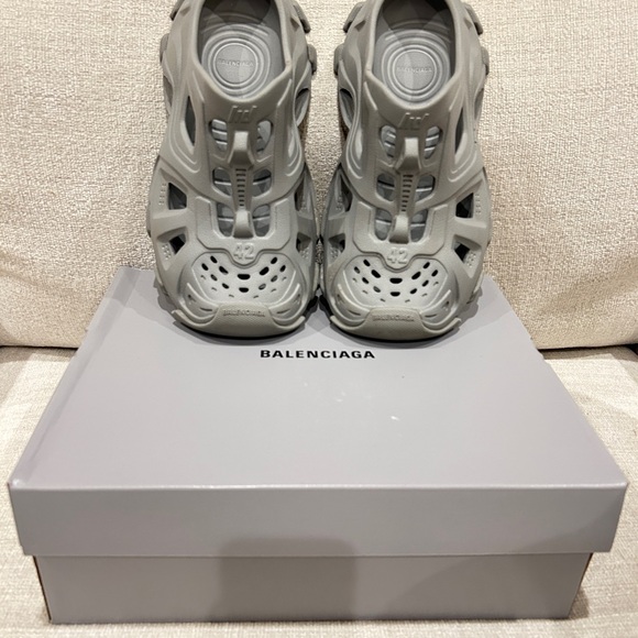 Balenciaga Men\'s Sandals in Light Gray main image 5